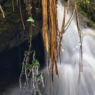 Carámbanos en la cascada